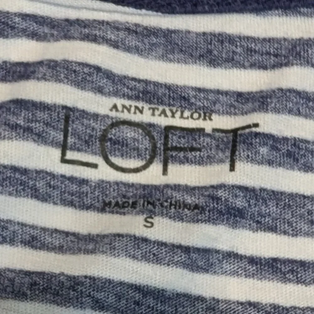 Ann Taylor Loft blue & white stripped sleeveless shirt with smocked neckline, - Picture 7 of 11